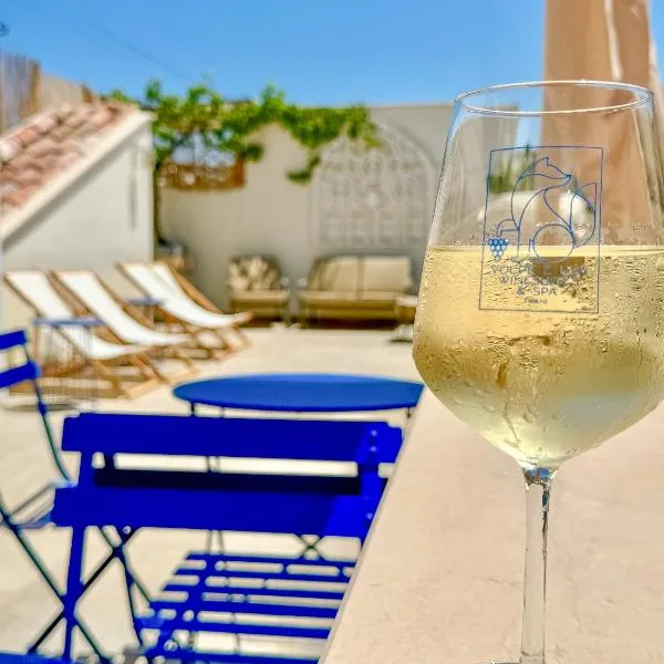 VOLPE E UVA Winesuites & Spa, hotell sihtkohas Trani