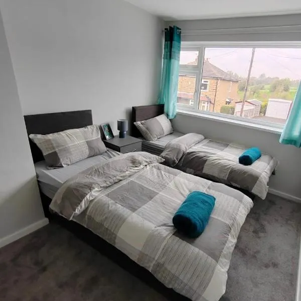 Cosy Brighouse 3 bed house-Great for contractors, hotel in Brighouse