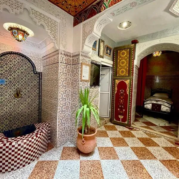 Downtown Hostel, hotell i Fès