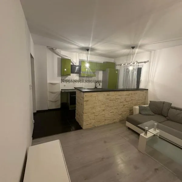 Przytulny Apartament Plewiska, готель у місті Пжезмєрово