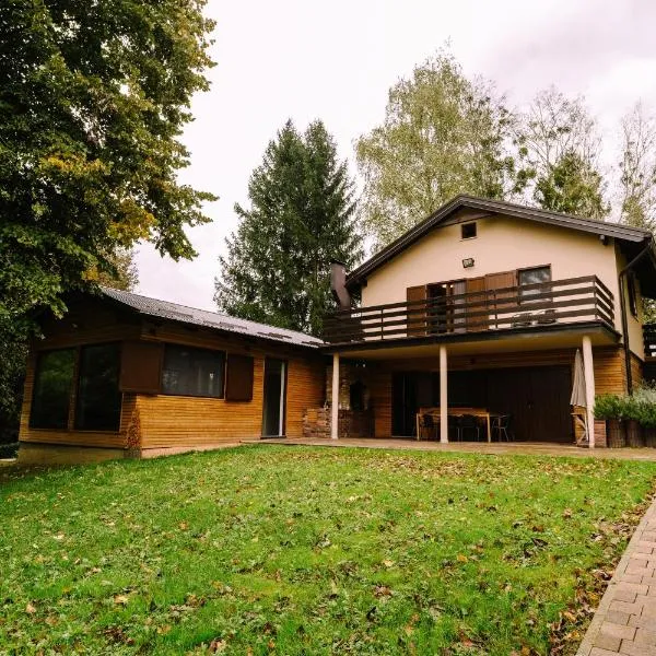 Holiday Home Vito, מלון בStubicke Toplice