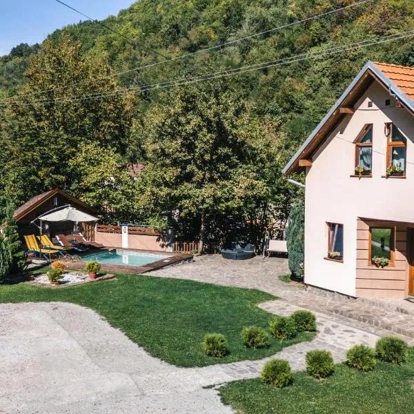 Lodge Zeleni svet, hotel v destinácii Crni Vrh