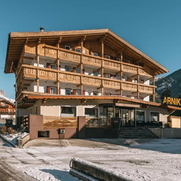 Hotel Arnika, hotel i Pozza di Fassa