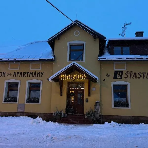 Rodinné apartmány U Šťastných, hotel di Vrchlabi