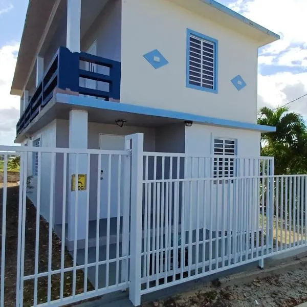 Rooster Run Guest House and Camping offers a unique rooftop and off the ground camping experience along with interior air-conditioned rooms, Enjoy Carribean Breezes, Ocean Views, Stay and Play, convenient location, отель Vieques