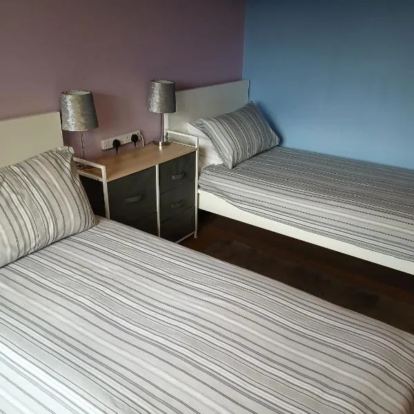 Twin room in Prescot Homestay, hotel em Saint Helens