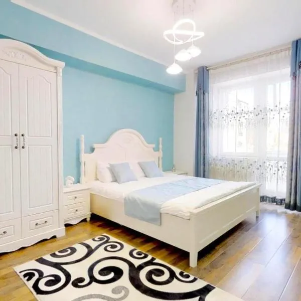 125m2 new apartment, 5 rooms with airport pickup, hotell i Ulan Bator