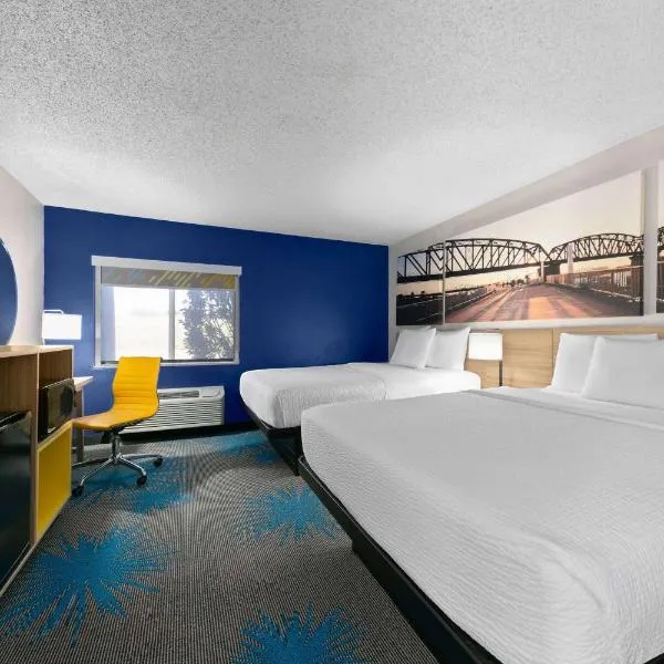 Days Inn by Wyndham Fort Smith, hotel sa Van Buren