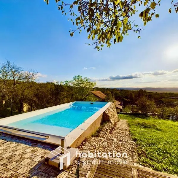 Casa cu piscina Cheile Nerei, hotel di Socolari