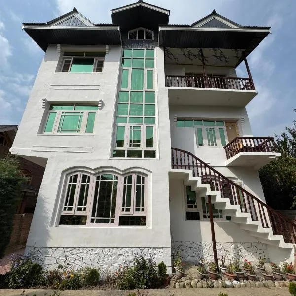 Shesh Bagh Boutique Homestay Luxury Retreat Srinagar, hôtel à Srinagar