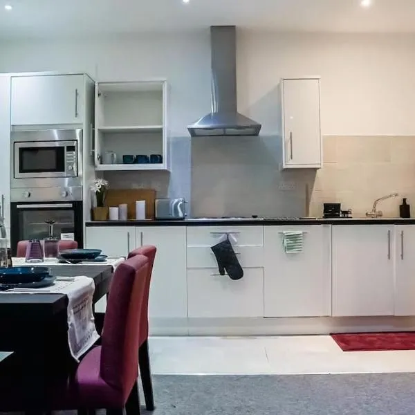 Luxury Short Stay Apartment, hotel din Hounslow