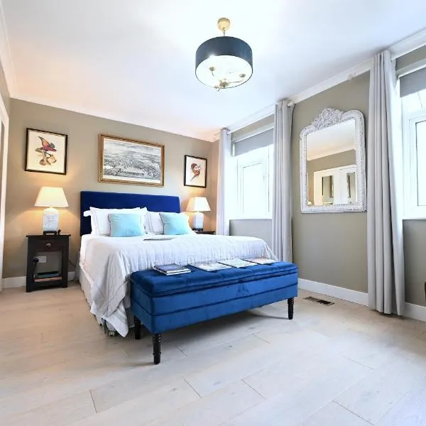 En-suite luxury large bedroom with parking and two tickets to Kew Gardens, hotell sihtkohas Twickenham