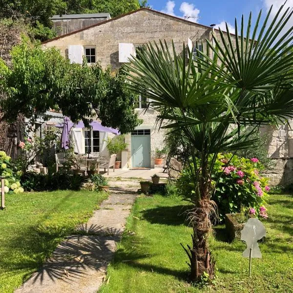 L'heure bleue, hotel em Saintes