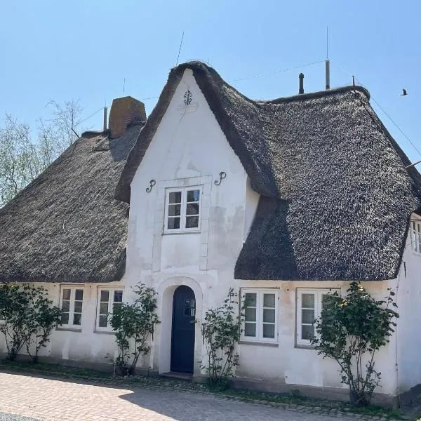 Kapitänshaus von 1712 - neu saniert, hotel Nieblum