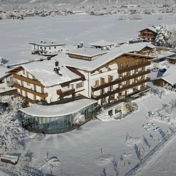 dasKAISER - Dein Gartenhotel in Tirol – hotel w mieście Ebbs