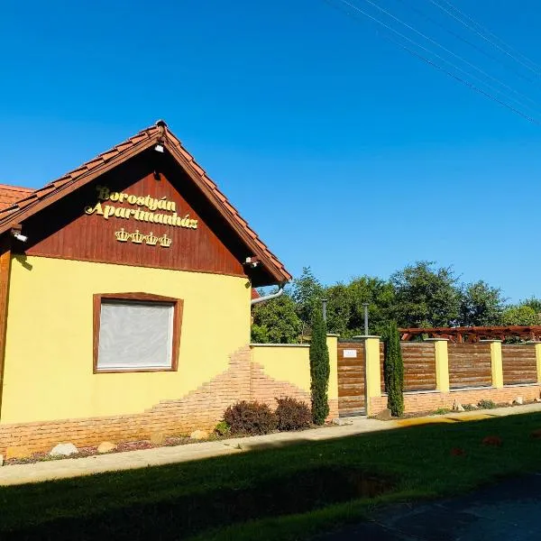 Viesnīca Borostyán Apartmanház pilsētā Morahaloma