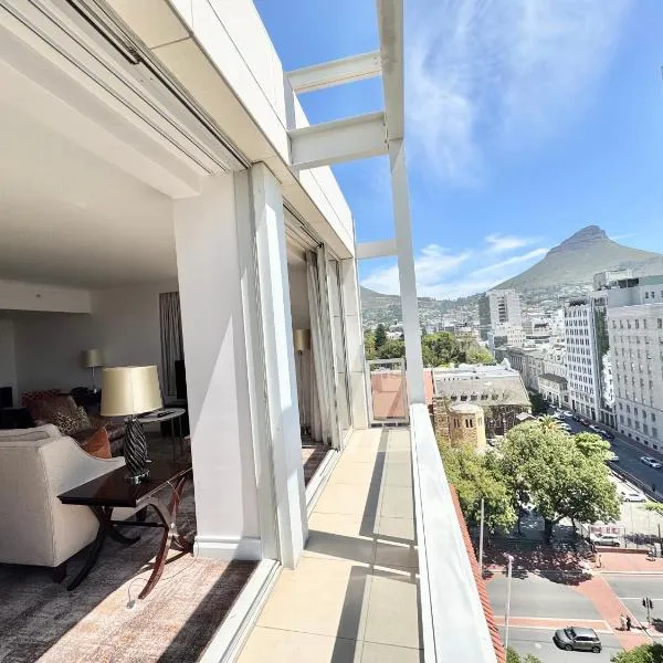 Luxury Residence at Taj Cape Town - Top Corner Apartment with Balcony - Newly Renovated, hotel a Città del Capo