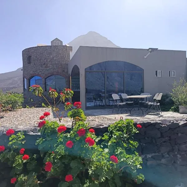 casa alcindo, hotel en São Filipe