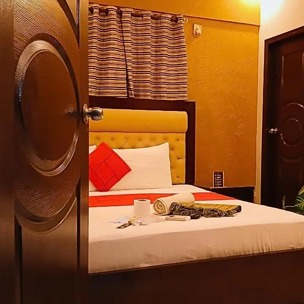 Hometown Apartments & Rooms, hotel in Karachi