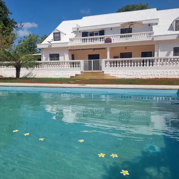 Villa Saidia avec PISCINE, hotel i Antisiranana