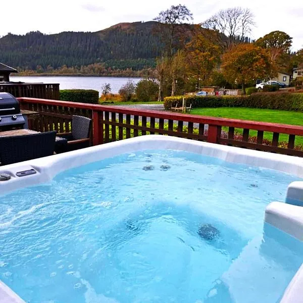 Lodge by the Lake - Lake District - Hot Tub – hotel Bassentwaite