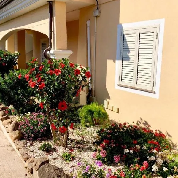 Casa Vacanze Dolce Hibiscus, hotel sa Olbia