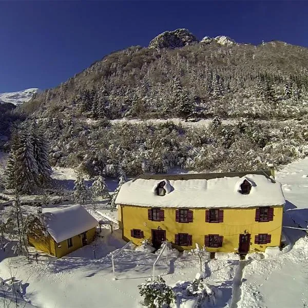 Gite Auberge Les Cascades, hotel i La Mongie