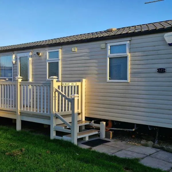 Mollies Den 6 Berth M5 Waterside Leisure Park, hotel em Ingoldmells