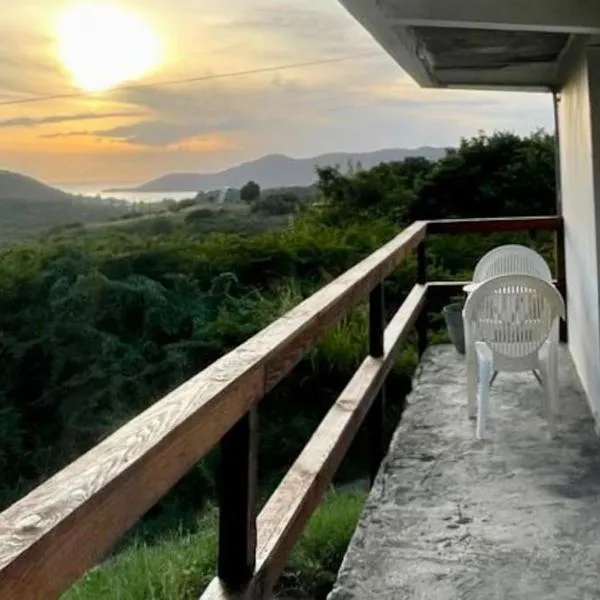 Vue Mer Partielle - Calme - Plages à 10 min, hotel en Sainte-Anne