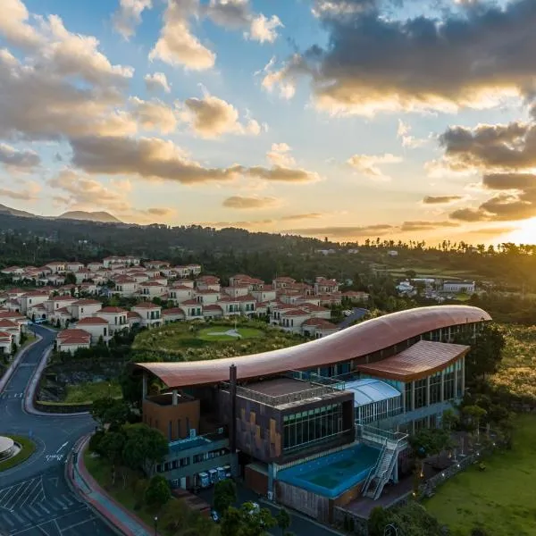 Camphortree Hotel and Resort, hotel v mestu Jeju