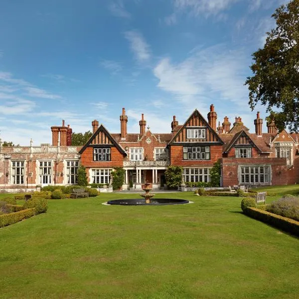 Macdonald Elmers Court Hotel, hotel din Lymington