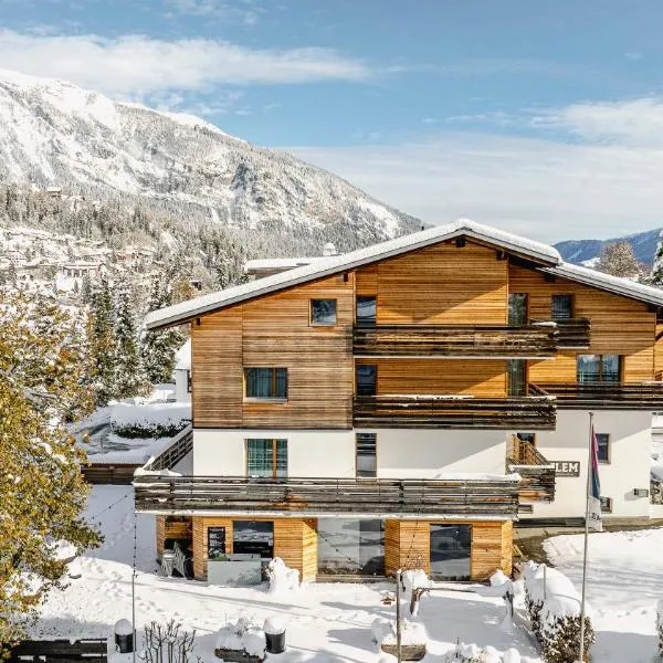 Flem Mountain Lodge, hotel en Flims