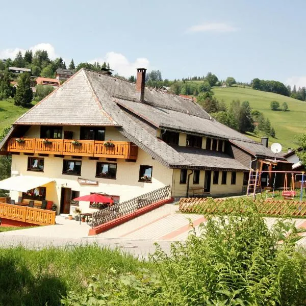 Haus Schöneck, hotelli kohteessa Todtnauberg