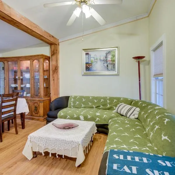 Pet-Friendly North Conway Cottage - Hike and Ski! – hotel w mieście Silver Lake