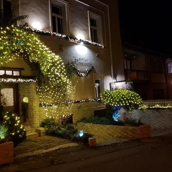 Hotel Romantik Eger, hotell i Eger