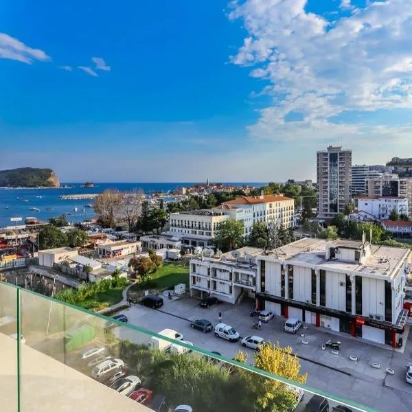 Sea view residence in WoW Hotel Budva, hotell i Budva