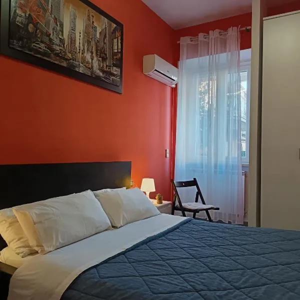 Adriatic Room 50 m dalla stazione Ferroviaria di Ciampino e dalla navetta aeroportuale, hotel u gradu Čampino