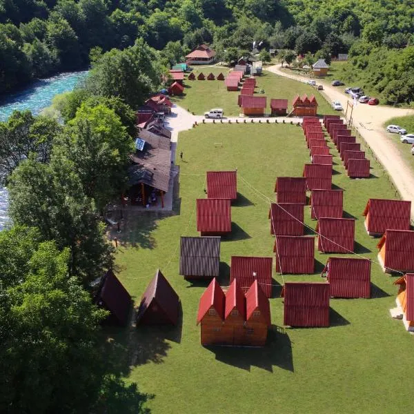 Rafting Center Drina Tara โรงแรมในBastasi