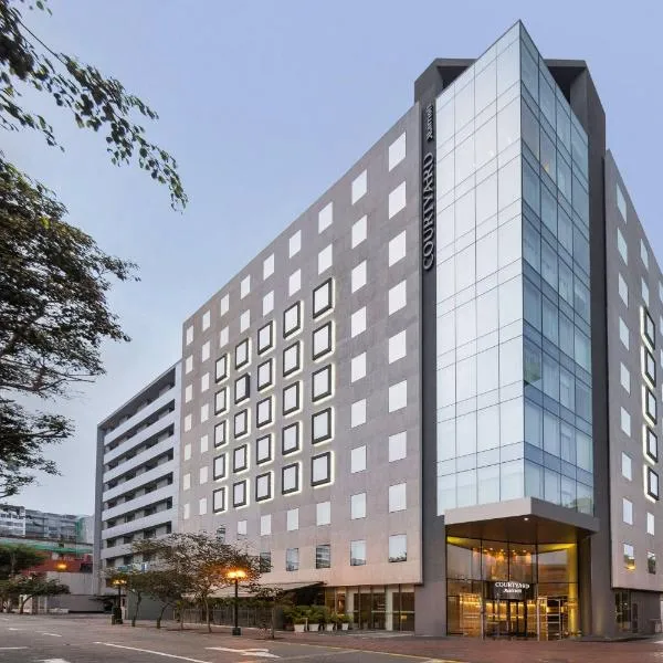 Courtyard by Marriott Lima Miraflores، فندق في Lima