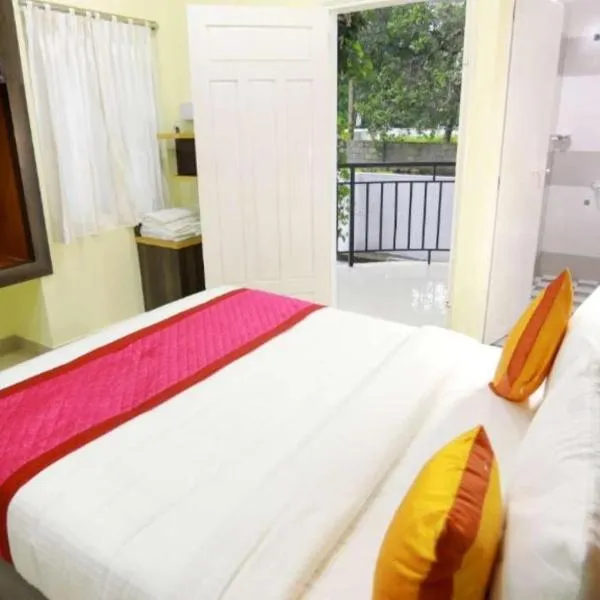 9 Base Cochin Airport hotel, hotel sa Nedumbassery