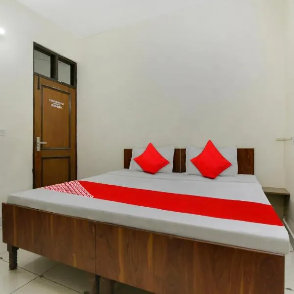 Hotel O Wave Inn Guest House, hotel i Ludhiana