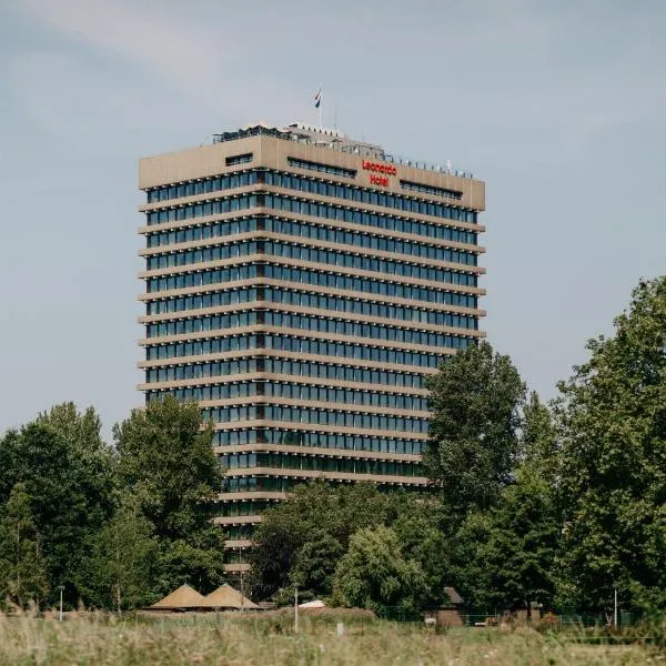 Leonardo Hotel Amsterdam Rembrandtpark, hótel í Schiphol