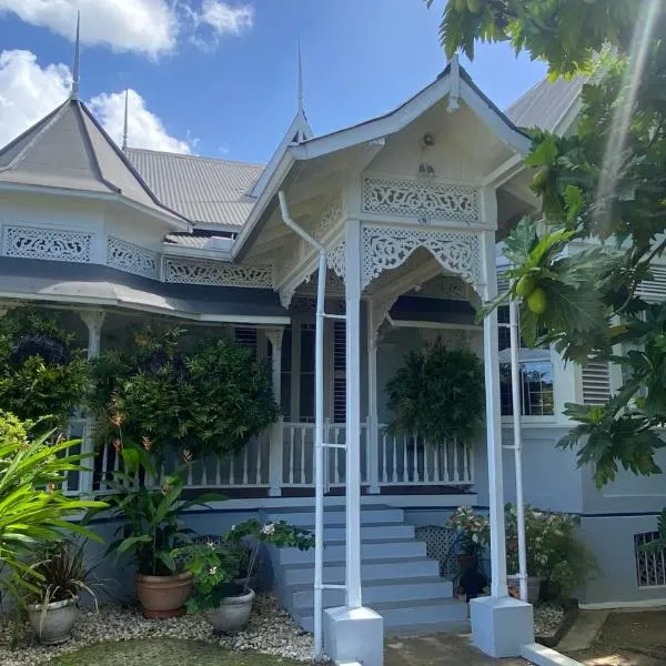 Trinidad Gingerbread House, готель у місті Piarco