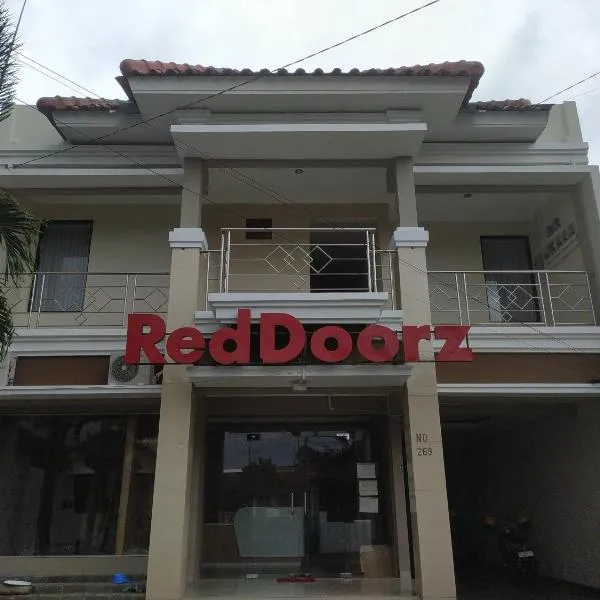 RedDoorz Syariah near Jogja City Mall 2, hotel di Sleman