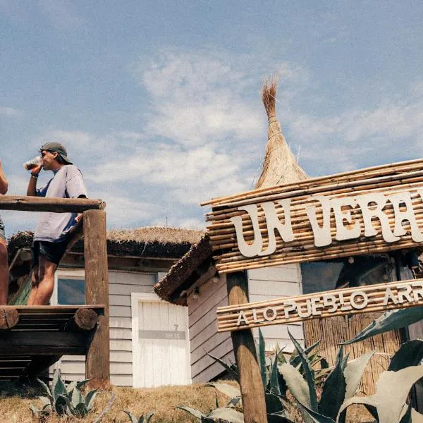 Pueblo Arriba Hostel: Punta Del Diablo'da bir otel