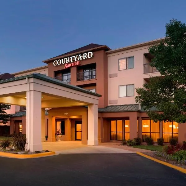 Courtyard by Marriott Peoria, hotel sa Peoria (Illinois)