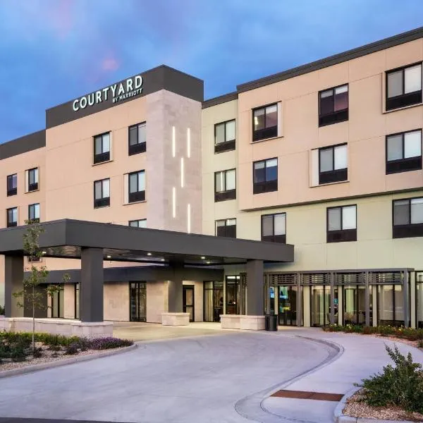 러브랜드에 위치한 호텔 Courtyard by Marriott Loveland Fort Collins