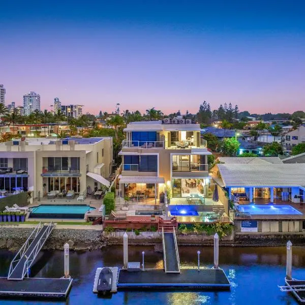 3 m Luxury Waterfront Villa in Paradise Pets Welcome، فندق في غولد كوست