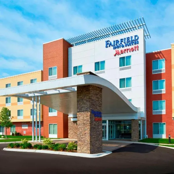 Fairfield Inn & Suites by Marriott Detroit Troy, hotel u gradu 'Warren'