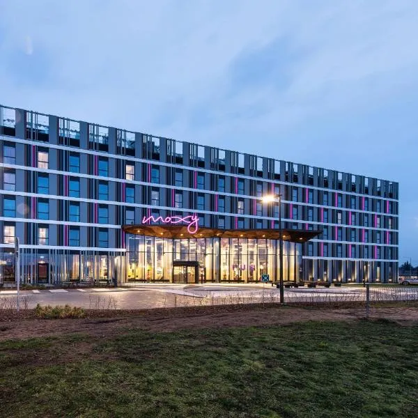 Moxy Poznań Airport, hotel di Poznan